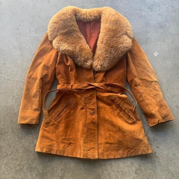 The Unbranded Brand Jackets & Blazers - Vintage 70s Brown Suede Leather Shearling Fur Collar Coat Boho Grunge